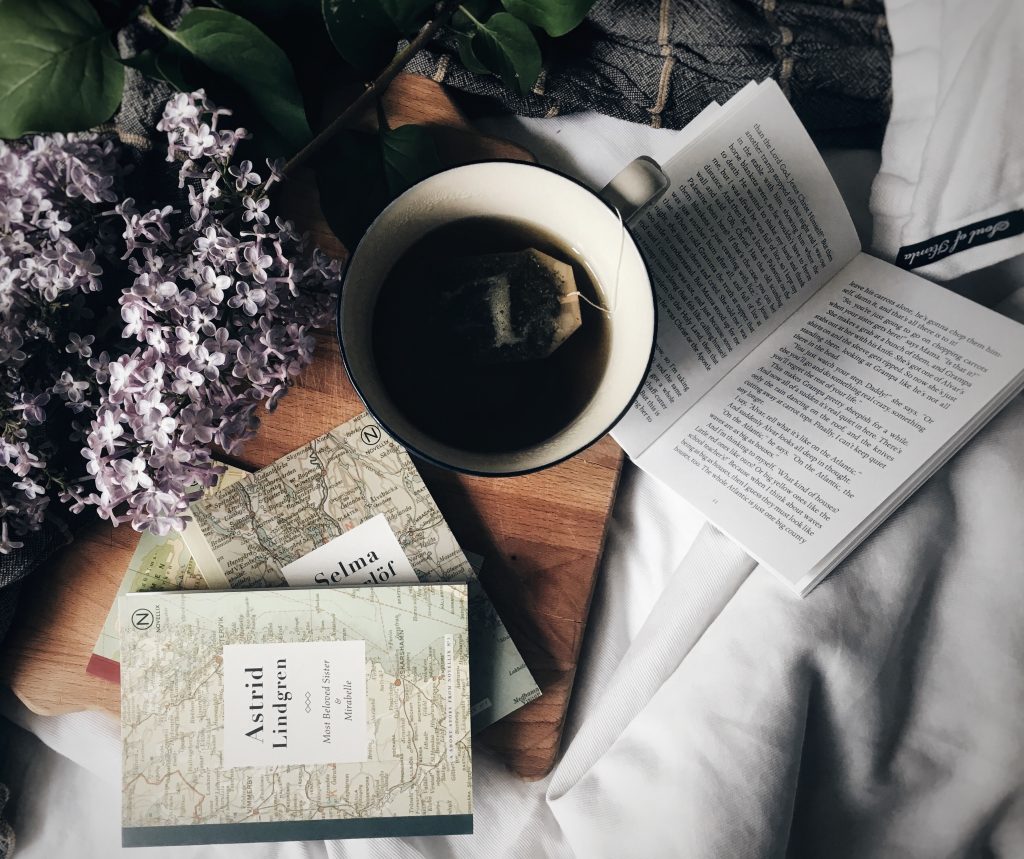 Box with four Swedish Classics