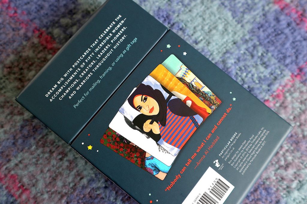 Good Night Stories for Rebel Girls: 50 Postcards